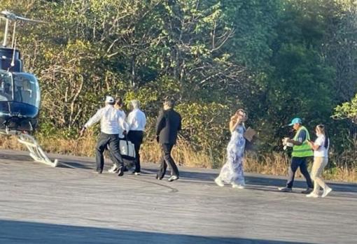 Algunos de los invitados llegando en helicóptero a la fiesta de la alta sociedad venezolana