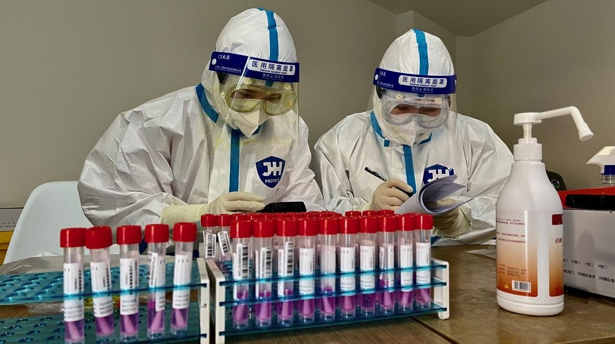 Cada día se hacen más de 72.000 pruebas a todas las personas dentro de la burbuja olímpic