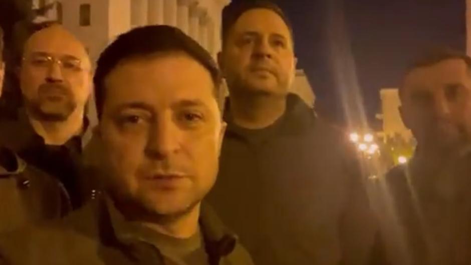 Zelenski reaparece en un vídeo: «Estamos en Kiev y estamos defendiendo Ucrania»