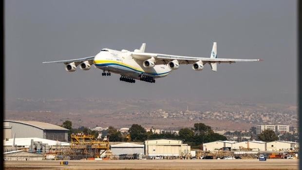 Rusia destruye el avión más grande del mundo en una base aérea de Ucrania