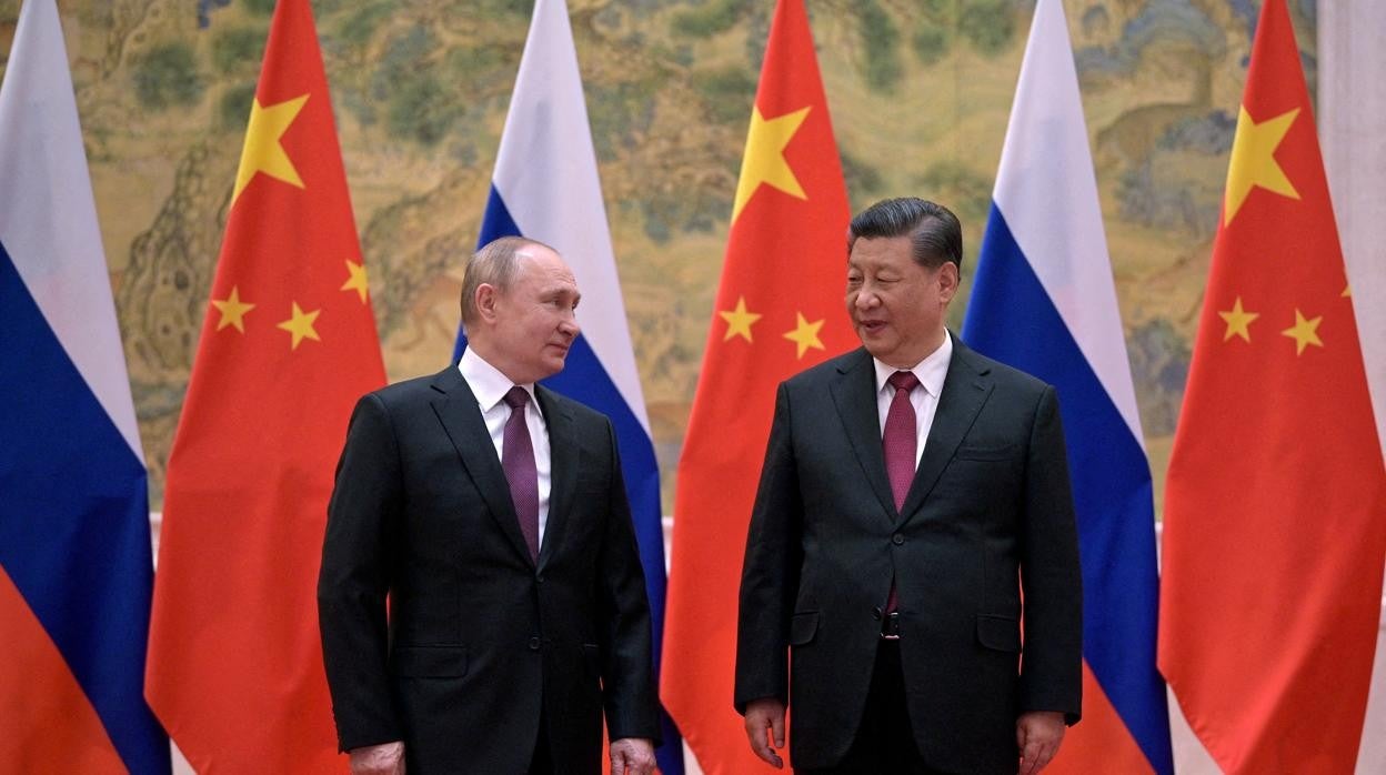 El presidente ruso, Vladimir Putin, junto al presidente chino, Xi Jinping ; en una rueda de prensa durante los pasados JJ.OO. de Invierno de Pekín