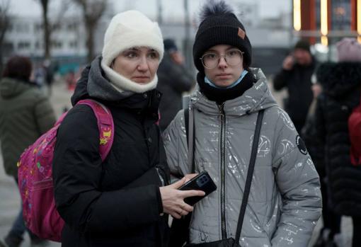 Llanto e incertidumbre en la estación de Leópolis
