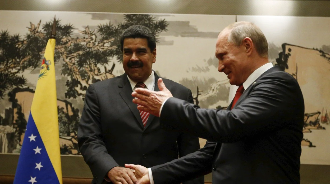 Nicolás Maduro y Vladimir Putin, reunidos en Pekín en 2015