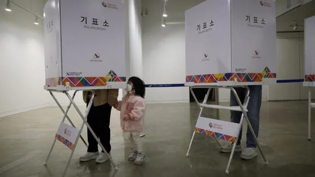 Corea del Sur elige nuevo presidente en medio de su peor ola del coronavirus