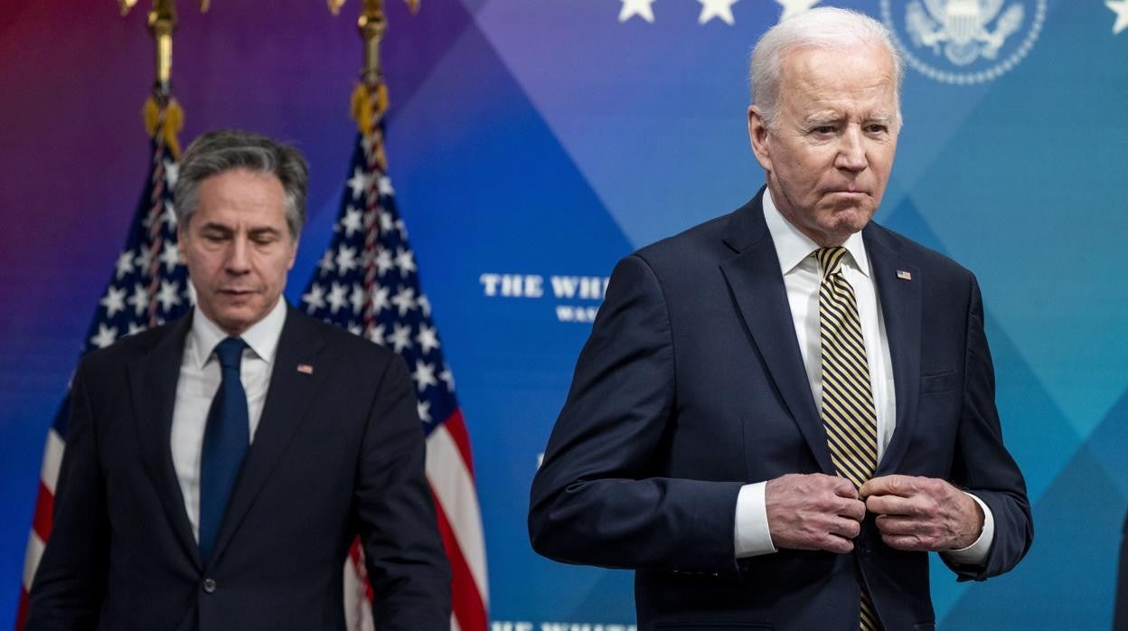 El secretario de Estado de EE.UU., Antony Blinken, junto al presidente, Joe Biden