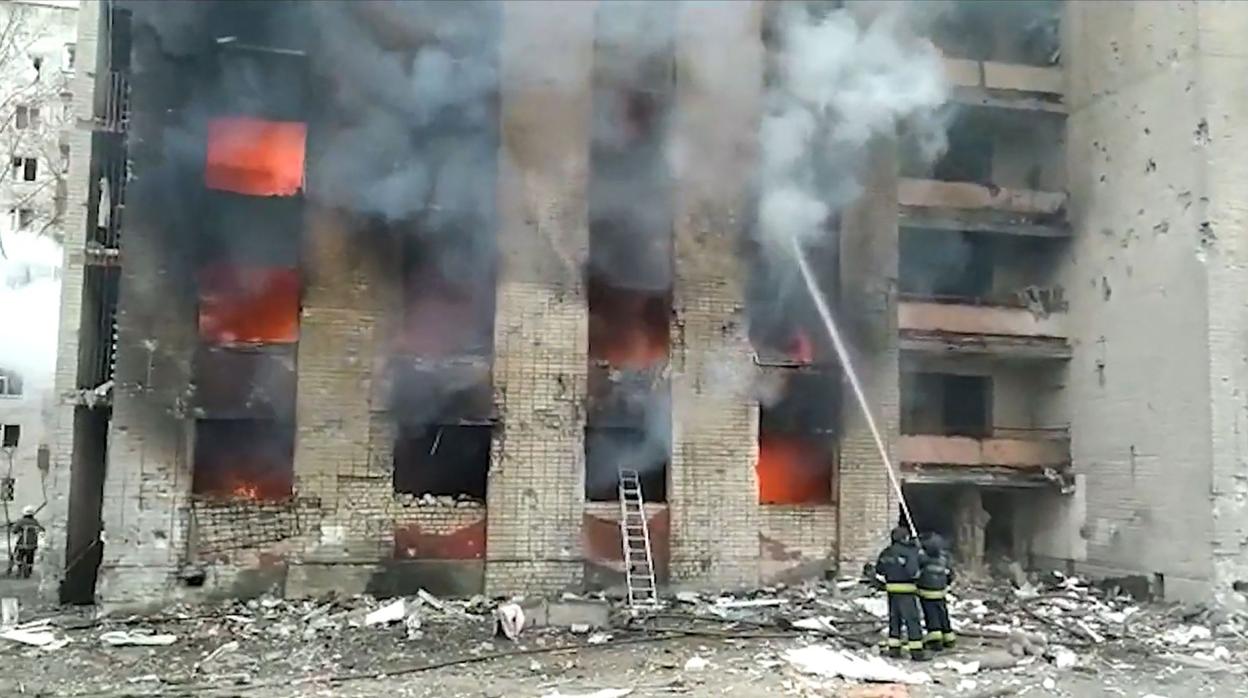 Imagen de un edificio bombardeado en Chernígov