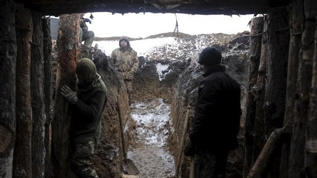 Ucrania denuncia la muerte de 56 personas tras impactar un proyectil contra una residencia de ancianos