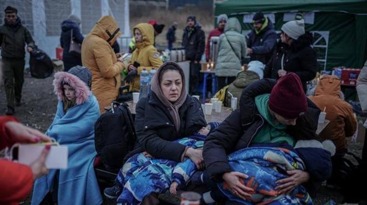 Una mujer ucraniana, en un campamento de refugiados en Polonia