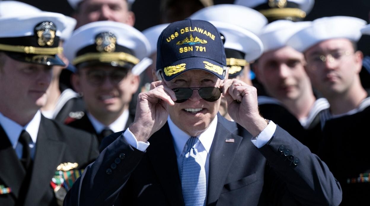El presidente Joe Biden en la ceremonia de conmemoración de la puesta en marcha del submarino de clase Virginia USS Delaware