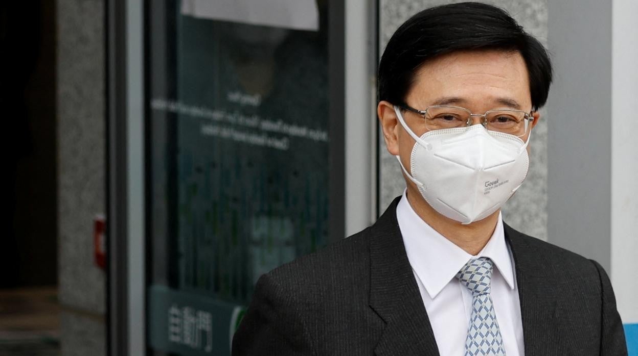 El candidato a las elecciones para jefe ejecutivo de Hong Kong, John Lee