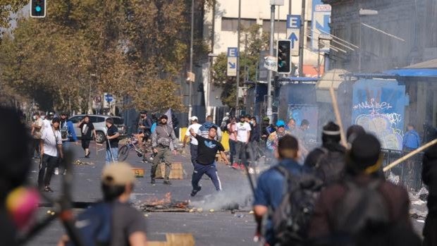 Los actos vandálicos durante el Día de los Trabajadores en Chile sacuden al Gobierno de Boric