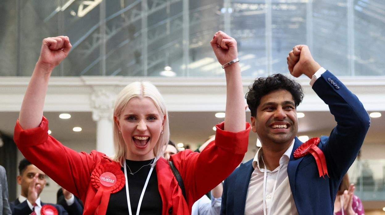 Candidatos laboristas celebran los resultados de las elecciones