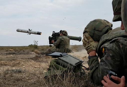 Lanzamiento del sofisticado Spike israelí por parte del Ejército español. Este sistema lanzamisiles anticarro no ha sido empleado en la guerra de Ucrania de momento