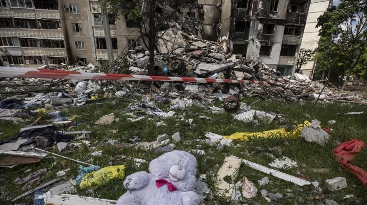 Imagen de la destrucción provocada por el ejército ruso en Járkov