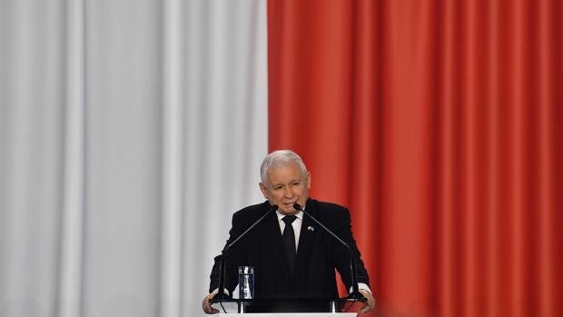 El 'líder en la sombra' de Polonia, Jarosław Kaczyński, deja el Gobierno polaco por motivos de salud