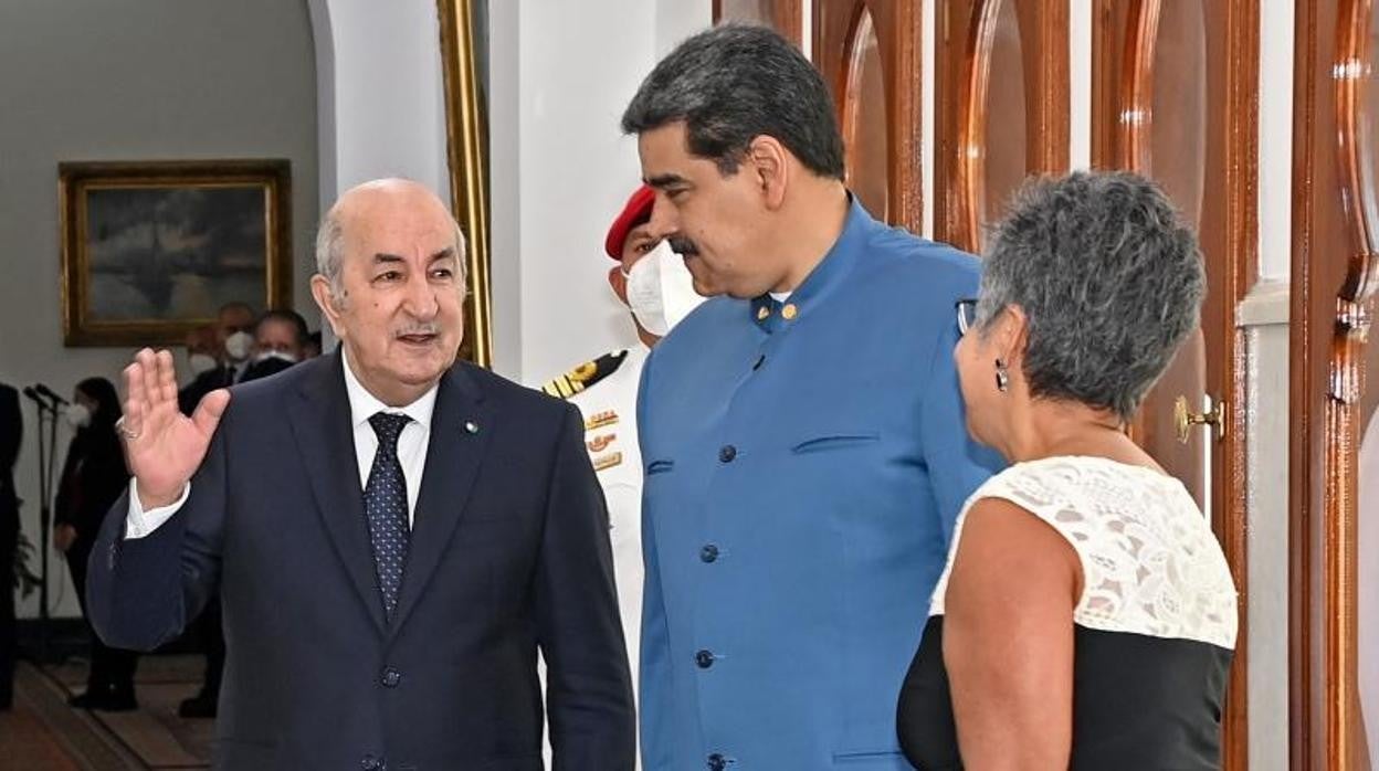 Nicolás Maduro junto a Abdelmadjid Tebboune, el presidente de Argelia