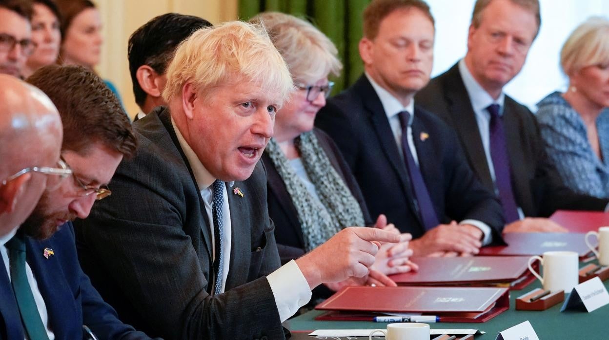 El primer ministro británico, Boris Johnson, durante una reunión en Downing Street