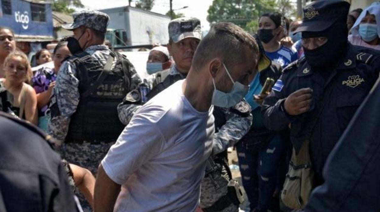 El Salvador ha detenido ya a más de 40.000 personas desde la imposición del estado de excepción