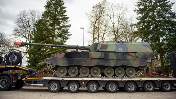 Llega a Ucrania el primer envío de armamento pesado de Alemania: siete 'Howitzer 2000'