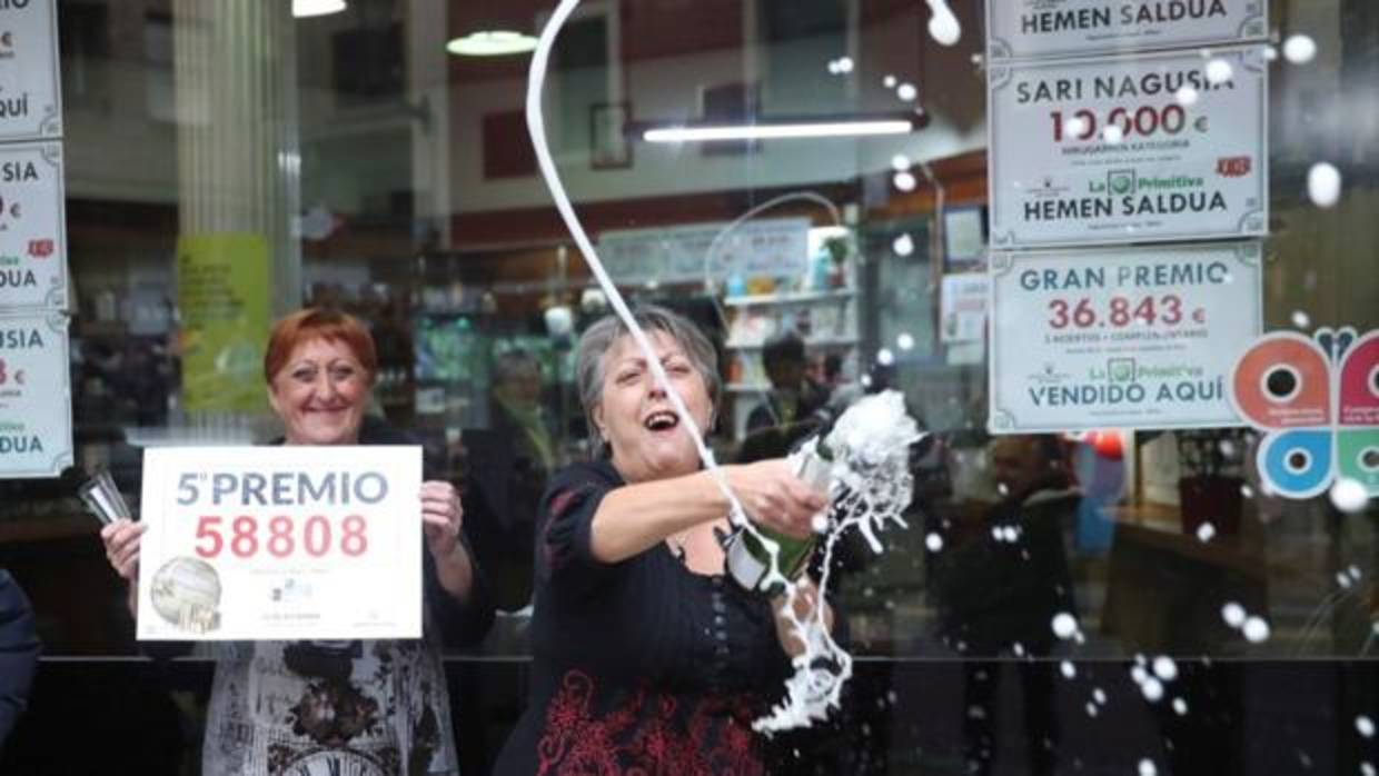 El Gordo de la Lotería de Navidad baña de millones 12 provincias