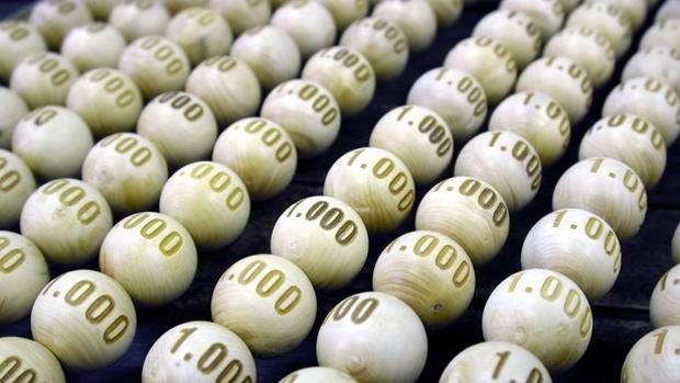 Imagen de las bolas que entran en el bombo en el sorteo de la Lotería de Navidad