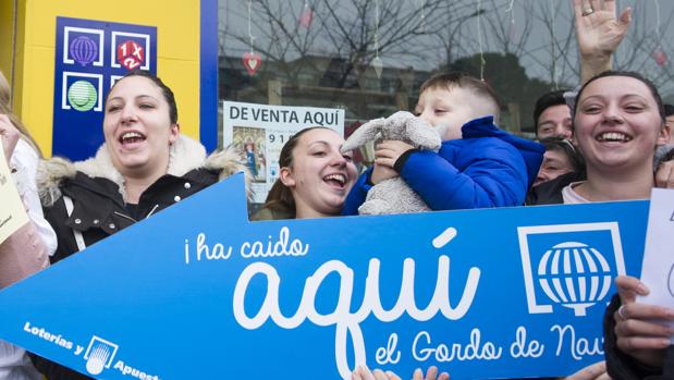 ¿Ahorrar o invertir? Cómo sacarle el máximo partido a  los premios de la Lotería de Navidad