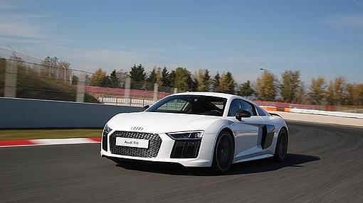 El curso Audi Sportcar driving experience se realiza con un Audi R8 V10 plus