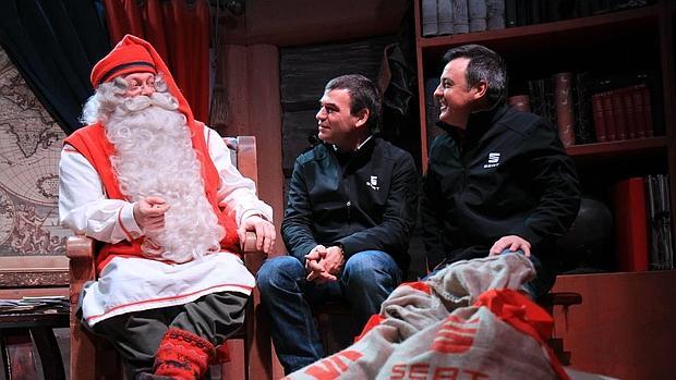 Los dos ingerioerosn fueron recibidos por Papá Noel