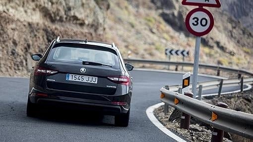 El magnífico Skoda Superb también ofrece una tracción 4x4 muy útil