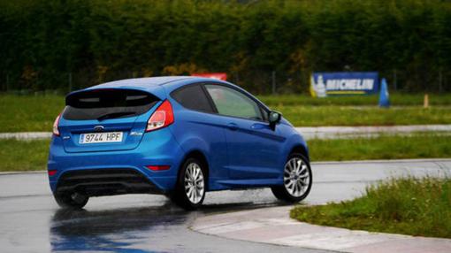 Todos los datos se analizaron sobre 40 Ford Fiesta