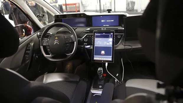 Interior de un coche autónomo