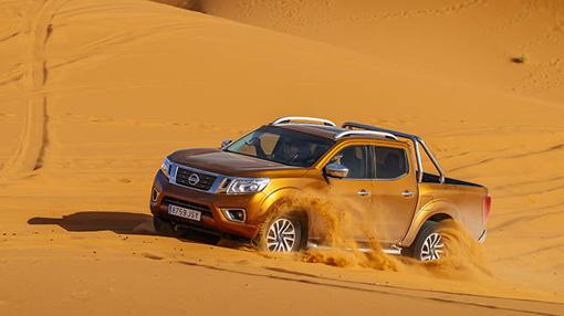 Incluso en las dunas más densas el Navara se comporta sin miedo