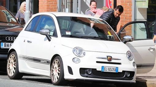 ...y Sergio Romero un Abarth 500