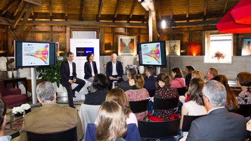 Juan Hernández Luike, Shara Martín y Gerardo Cabañas durante la presentación del informe