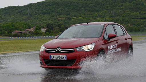 Cambiar los neumáticos antes de tiempo generaría 128 millones de neumáticos más al año