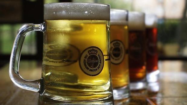 Conducir a 35 grados equivale a beber cinco cervezas