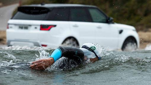 El Range Rover Sport P400e por tierra y por mar