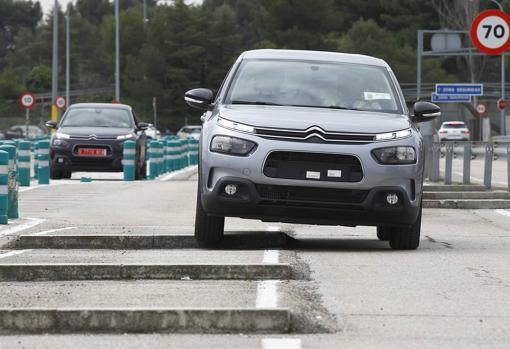 En esta pista se prueban cada uno de los coches que salen de la fábrica de Villaverde