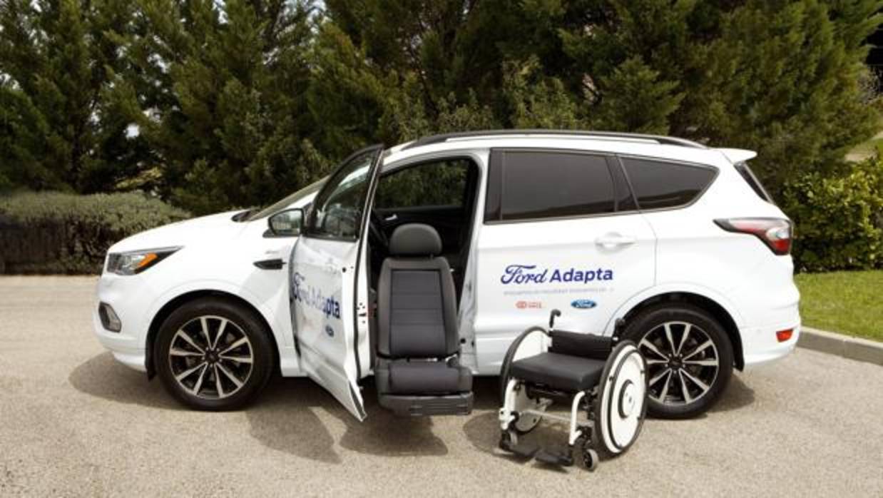 Así funciona la silla de ruedas autónoma de Ford, que «acerca» el coche a las personas con movilidad reducida