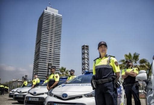 La Guardia Urbana de Barcelona se pasa a los coches híbridos