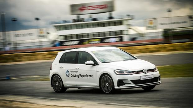 Driving Experience: aprende a conducir para el día a día y a afrontar situaciones extremas