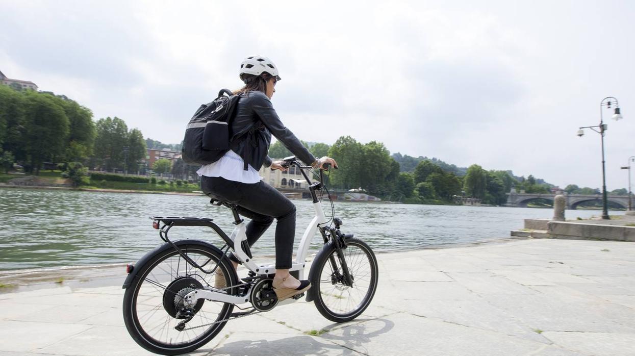 Cómo circular con bicis y patinetes eléctricos de manera segura