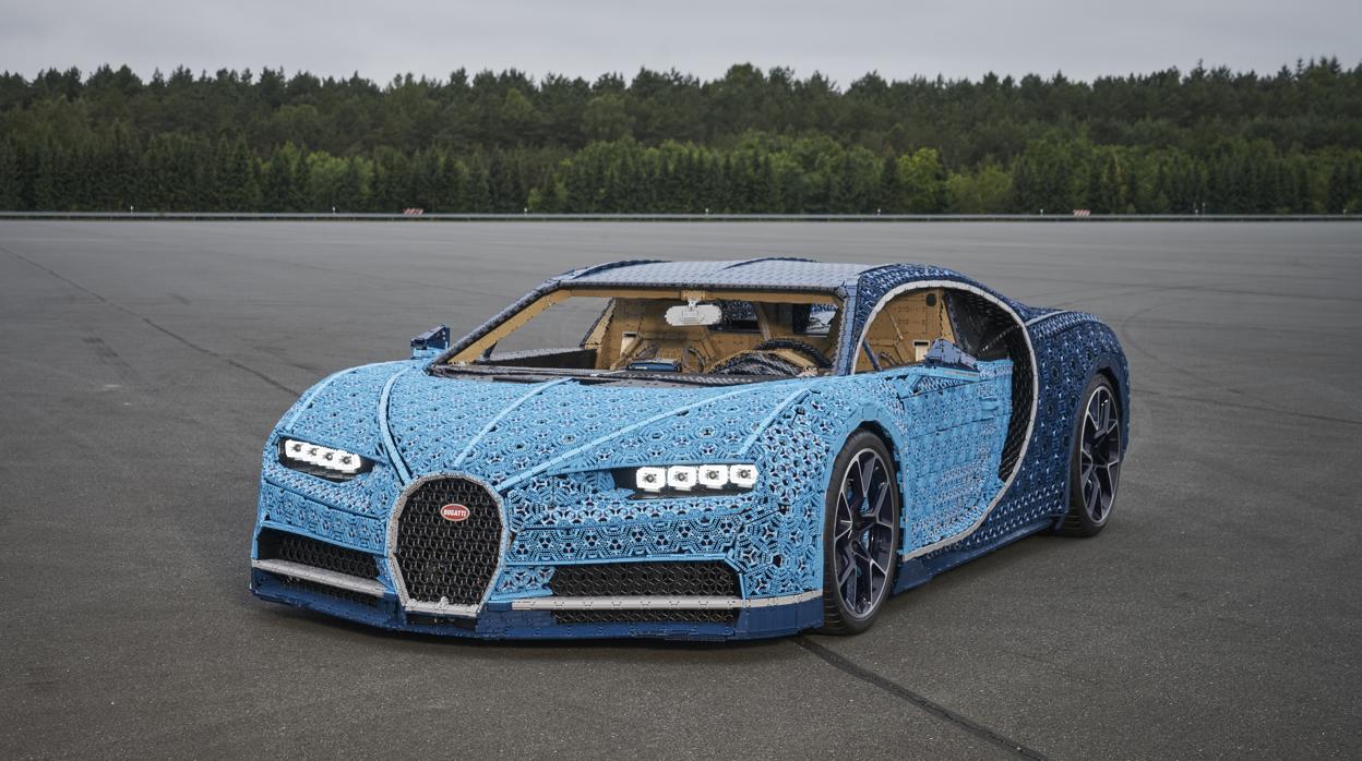 Lego construye un Bugatti Chiron de tamaño real ¡que se puede conducir!