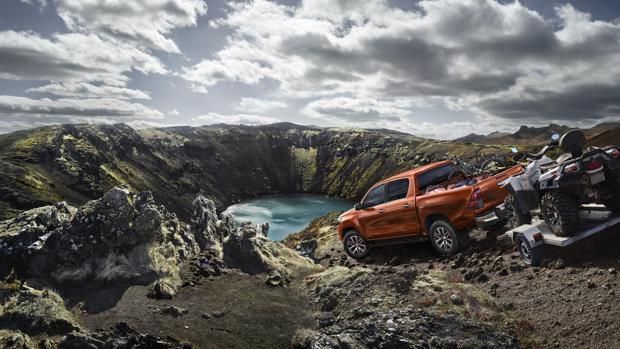 Nuevo Toyota Hilux Legend: con diseño exterior e interior exclusivo y más equipamiento