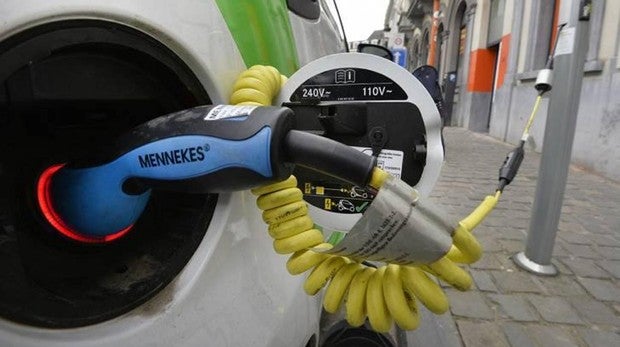 Por qué no se venden bien los coches eléctricos