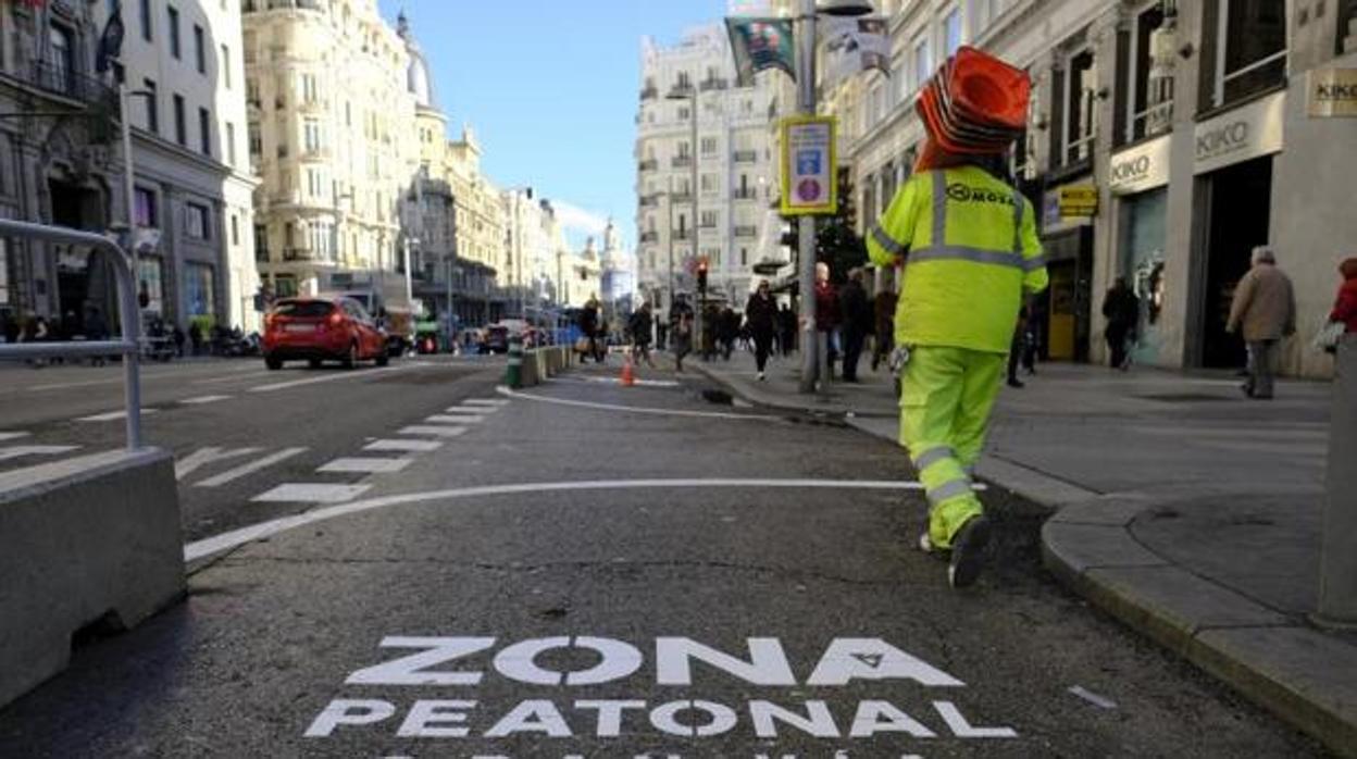 La patronal de las dos ruedas aplaude las medidas que benefician a la moto en la ordenanza de tráfico de Madrid