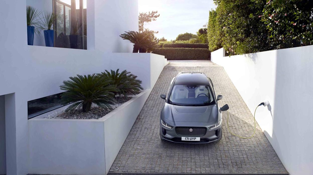 Jaguar crea el i-Pace club para ofrecer soluciones de movilidad eléctrica