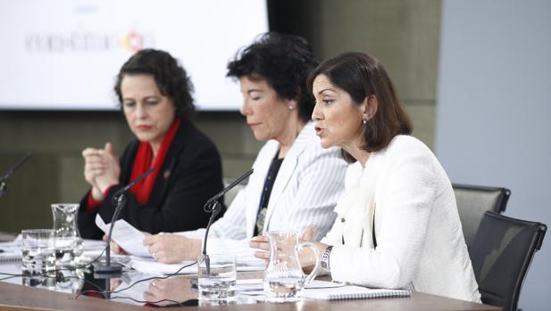 El Gobierno atiende a la automoción y relanza el contrato de relevo para asegurar 70.000 empleos