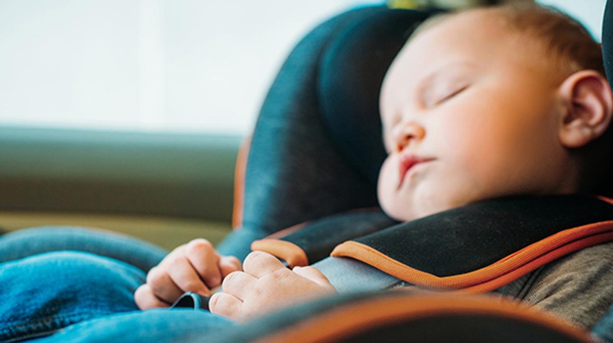 Activa el «modo niño» estas navidades: no olvides a tu hijo en el interior del coche