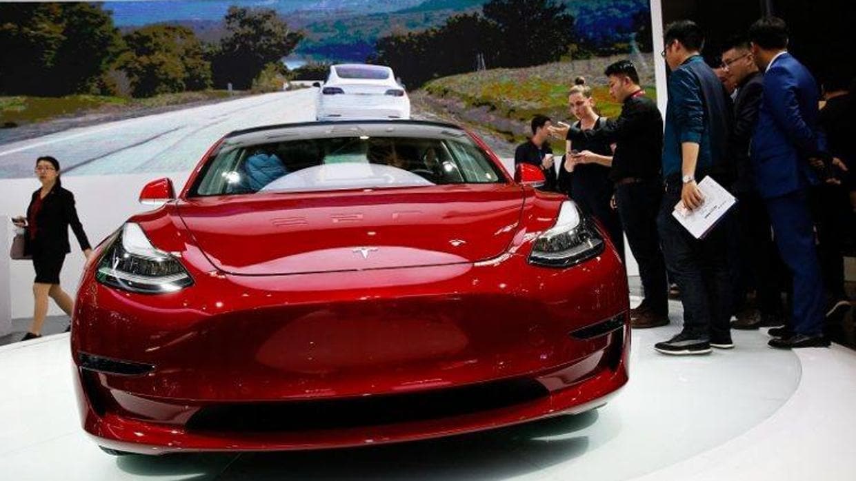 El Tesla Model 3 es expuesto en el Salón de Pekín